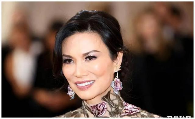 邓文迪的离婚真相：不满足富翁丈夫，爱上了英国首相