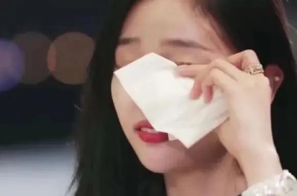 明明是她嘴贱，怎么还先卖惨了？