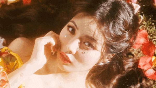 卧槽，他俩在一起了！