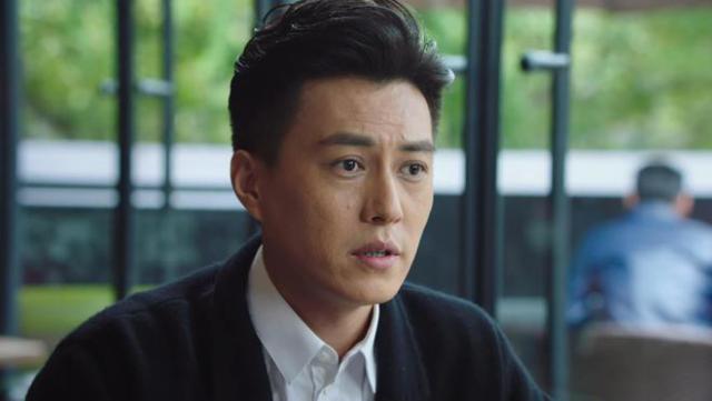 《我的前半生》罗子君收到陌生包裹，查完监控后不敢签收