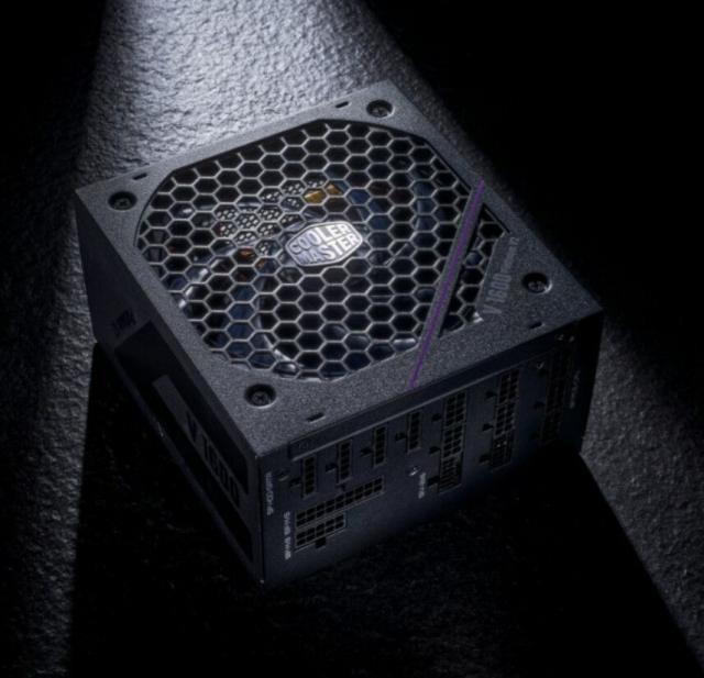 酷冷至尊推出 V Platinum V2 电源：最高 1600W