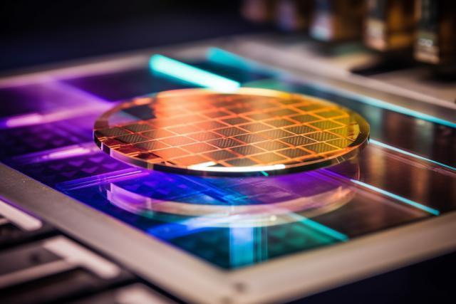 鸿蒙“扎根”：8亿设备仅是开始