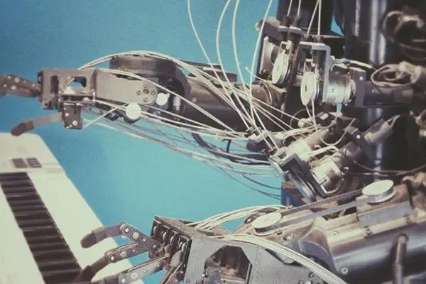 人工智能将超越人类？“脑机接口之父”：资本炒作，AI无法真正地进化