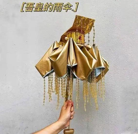 俄罗斯有个100米深的神秘巨坑：每年扩大最多30米