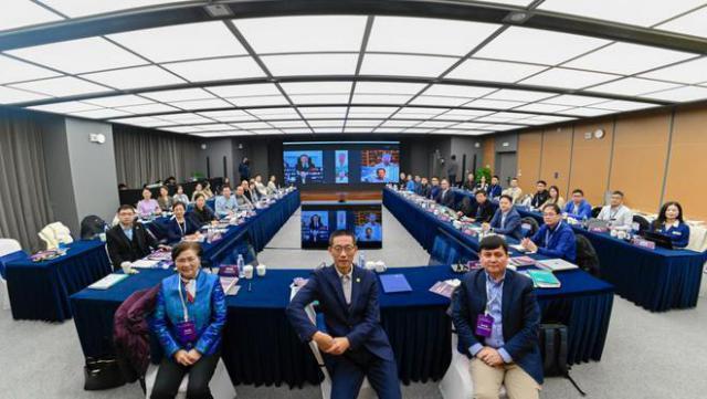 马斯克xAI团队首个大模型即将发布 AI市场天花板有望打开