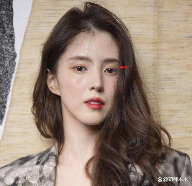 韩素希与江疏影同框！生图眼袋深太疲惫，韩式滤镜堪称诈骗