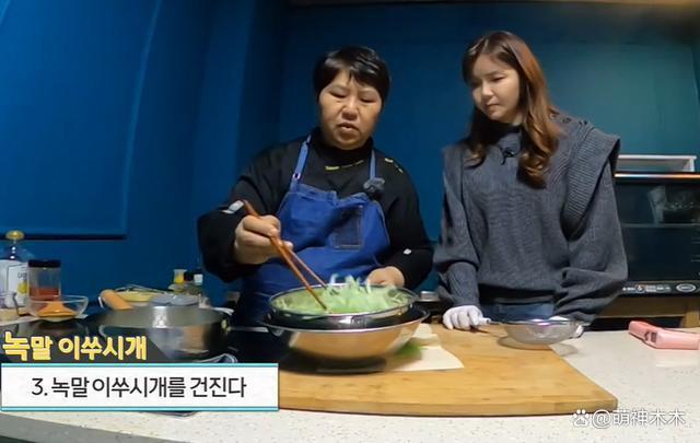 韩网流行吃油炸淀粉牙签获明星推荐，本是环保材质用来喂猪