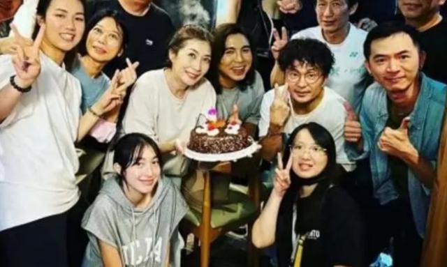 《爸爸去哪儿》：明星家的孩子纷纷逆袭，而她沦为了路人