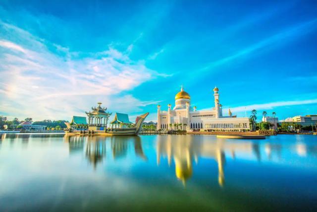 啧，天天炫富，结婚抠成这样？