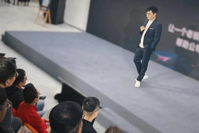 周鸿祎16年后站台傅盛，原因不止是大模型