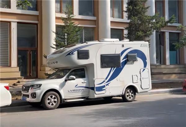 74岁大爷自驾房车游欧洲：不会英语 不影响畅游20个国家