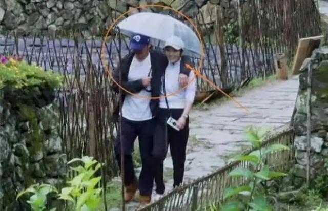 吴京翻车了？在综艺里对妻子谢楠不耐烦，被指大男子主义