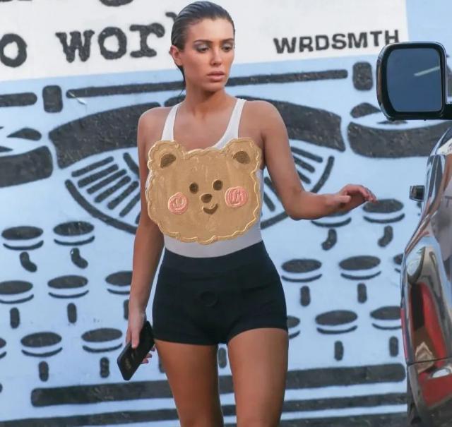 太疯癫！侃爷妻子用男方假牙做屏保，百元内裤直接外穿