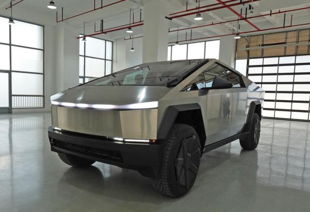 能在行星行驶的特斯拉皮卡，却开不进北上广？