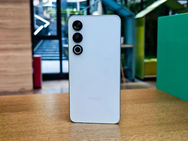 魅族21 Pro曝光：珠海小厂要在2024年逆袭了？