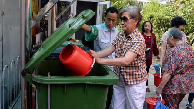 “垃圾女王”究竟有多卷？