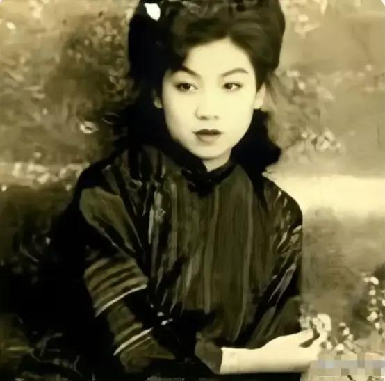 还记得“麻辣鸡丝”吗？回顾“小品女王”娱圈奋斗史