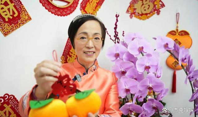 “石榴姐”被菲律宾封公主，自称要老公下跪请安