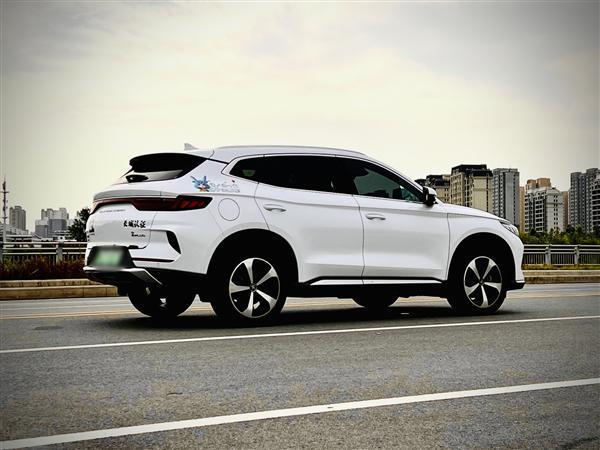 日均净赚8000万元！比亚迪超特斯拉成全球电车老大 盈利能力激增