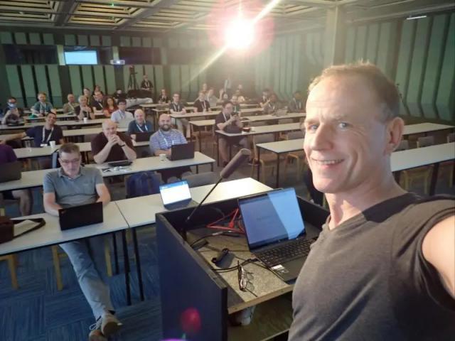 Linus开喷谷歌内核贡献者：你的代码是垃圾！网友：我们熟悉的Linus回来了