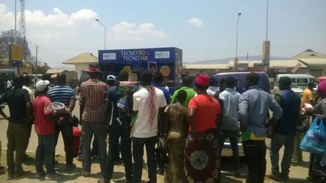 年入621亿，“土里刨食”的廉价手机，竟成了钻石王老五