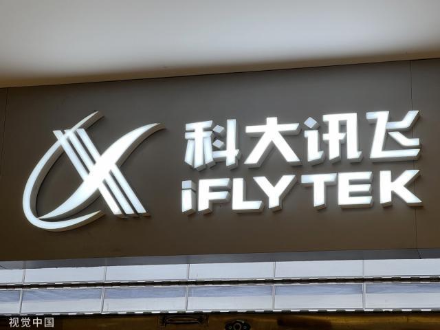 手机直接控制汽车！保时捷携手苹果推出全新CarPlay功能