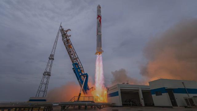 一声巨响、三人轻伤！蓝箭航天试验发生意外？半年内两次成功发射火箭