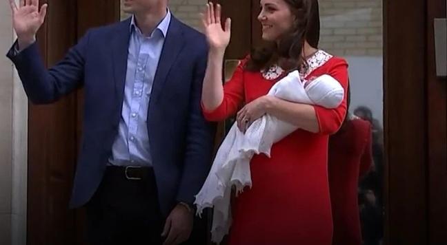 为什么人抱东西爱用右手,抱娃娃却用左手?