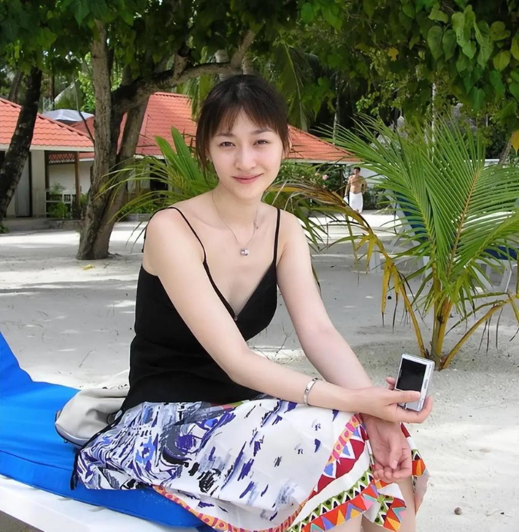 李小冉:娱乐圈的“大号水蜜桃”,独立反叛的魅力女神