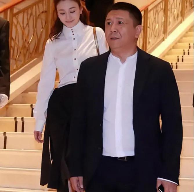 李小冉:娱乐圈的“大号水蜜桃”,独立反叛的魅力女神