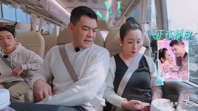 玩手机、打瞌睡、戴耳机，这一次影协大会，亮点实在太多！