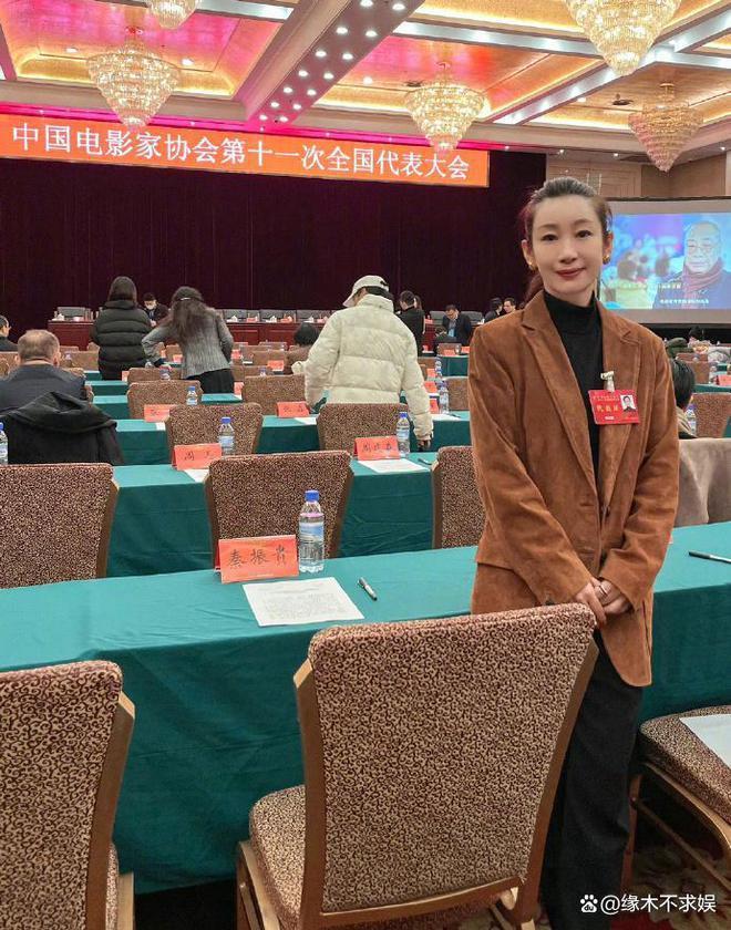 玩手机、打瞌睡、戴耳机，这一次影协大会，亮点实在太多！