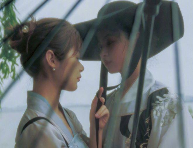 她9岁和周星驰搭戏，与于正硬刚，真是娱乐圈特别的存在