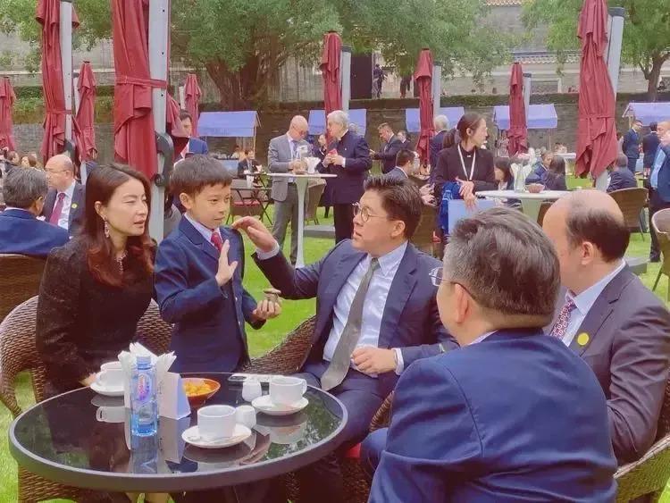 豪门儿媳圈真正C位，她凭什么？