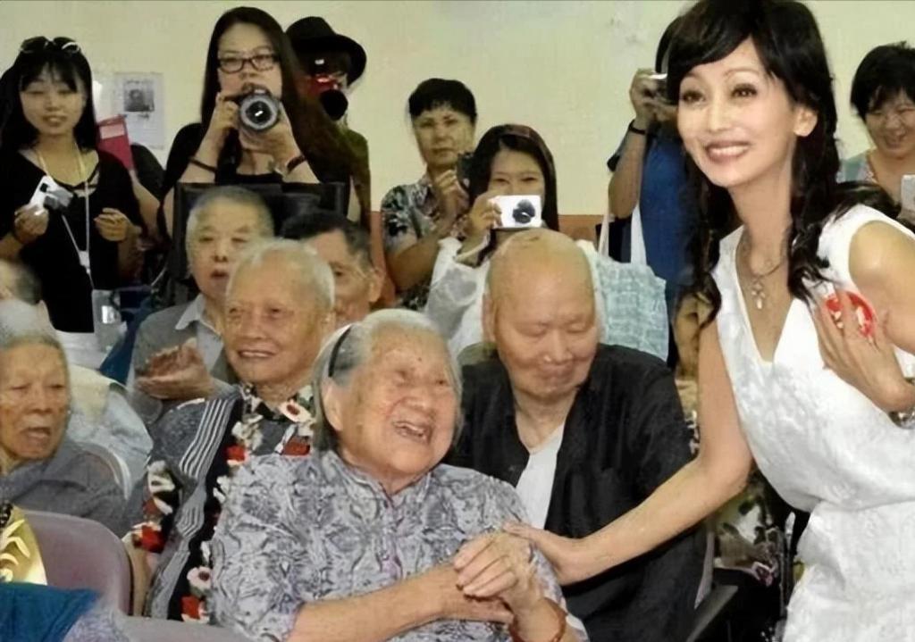 显年轻有多占便宜?这些明星是同龄人,却像差了20岁