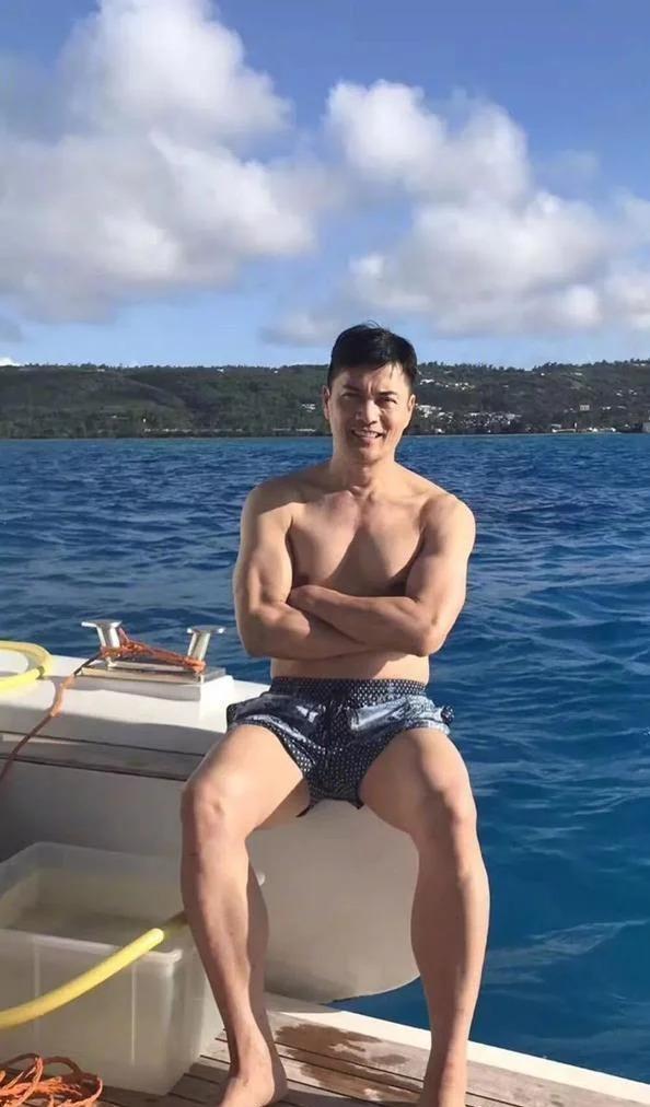 显年轻有多占便宜?这些明星是同龄人,却像差了20岁