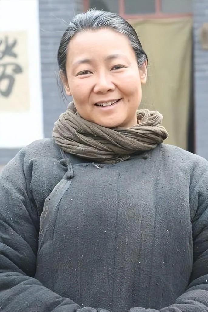显年轻有多占便宜?这些明星是同龄人,却像差了20岁