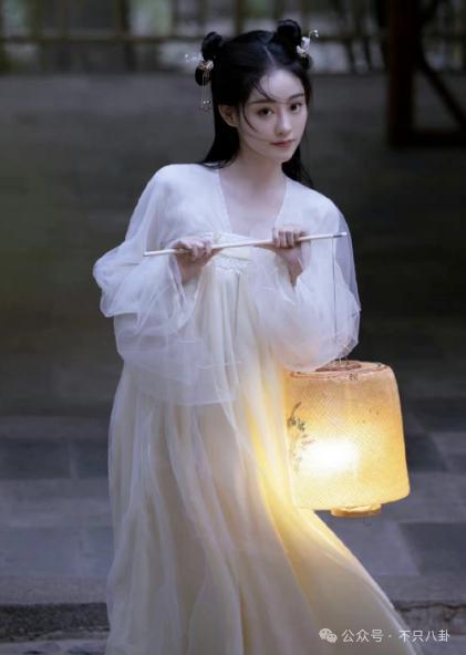 她的娱乐圈资源也太虐了吧……