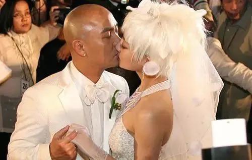 结婚前15天流产，模范老公不知道？