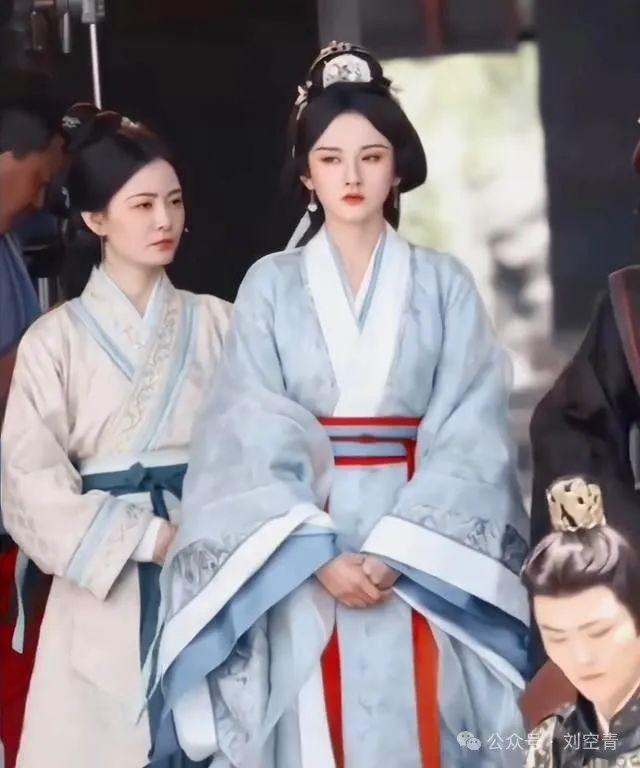 新剧过审,被曝“偷税漏税”后,她试水复出?