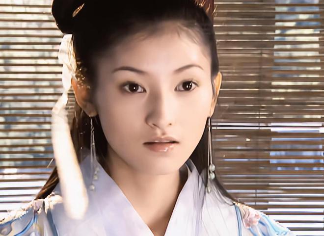 当年怎么只顾盯着刘亦菲和蒋欣了，忽略了更貌美的她们