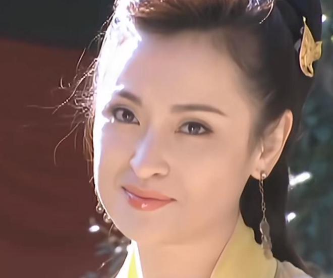 当年怎么只顾盯着刘亦菲和蒋欣了，忽略了更貌美的她们