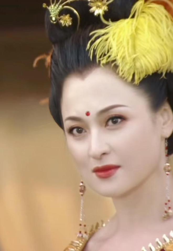 当年怎么只顾盯着刘亦菲和蒋欣了，忽略了更貌美的她们