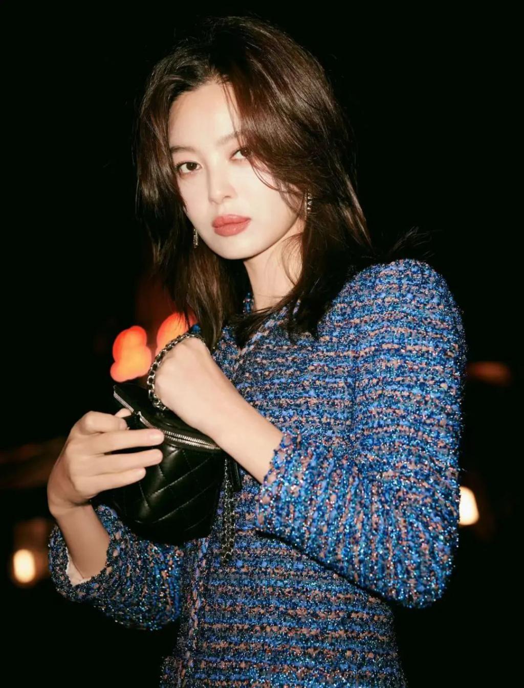 巴黎秀场，第一次被中国女星的美图刷屏