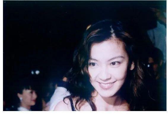 隐退12年，性感女王终于复出