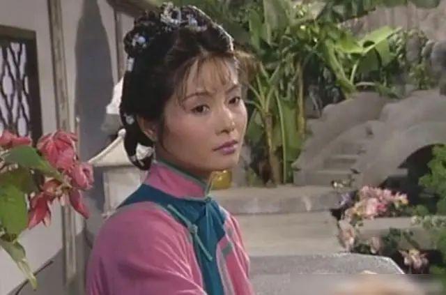 91版《雪山飞狐》：「并不美丽」的程灵素，为何能艳压女主