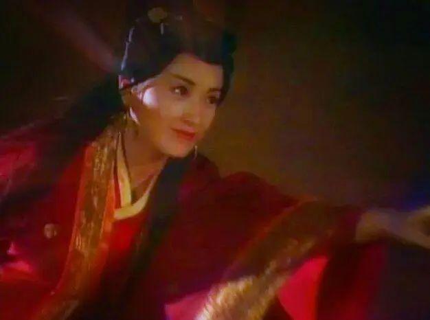 91版《雪山飞狐》：「并不美丽」的程灵素，为何能艳压女主