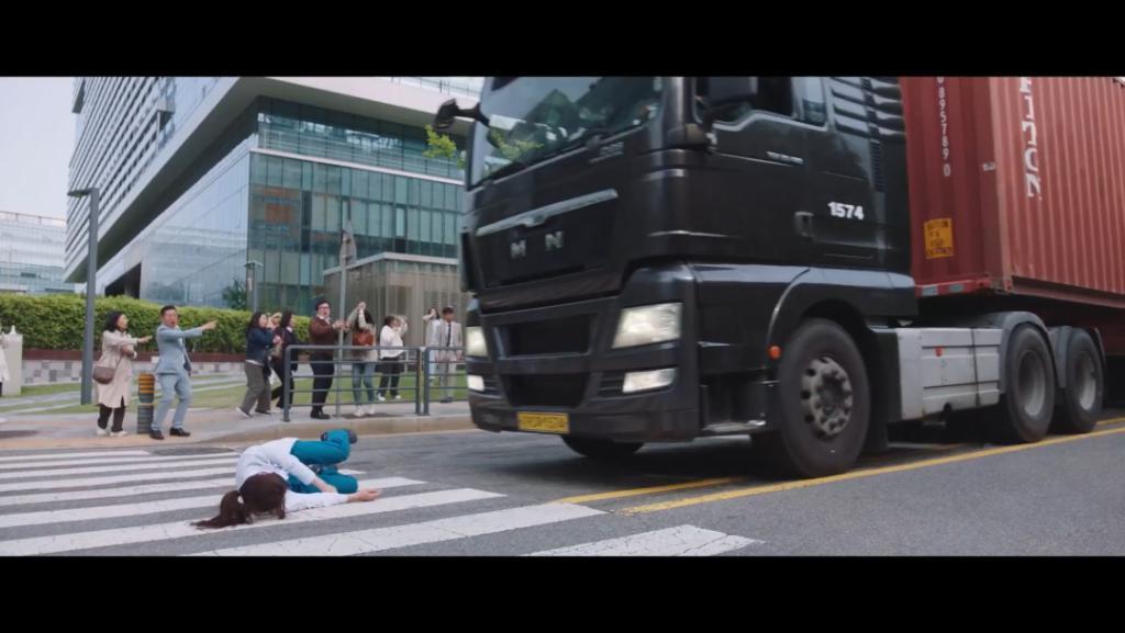 消失十年后复出，还是稀巴烂