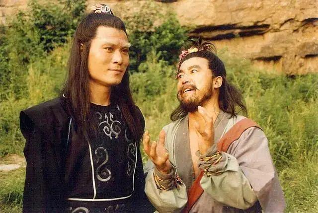 这五部电视剧翻拍就是“毁经典”，单是服化道就秒杀现偶