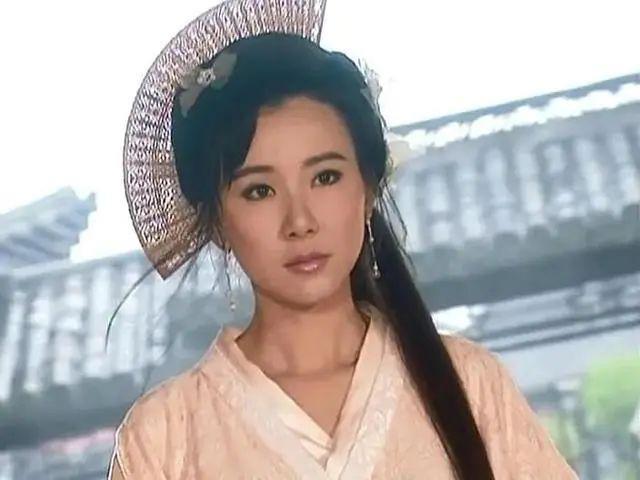 这五部电视剧翻拍就是“毁经典”，单是服化道就秒杀现偶